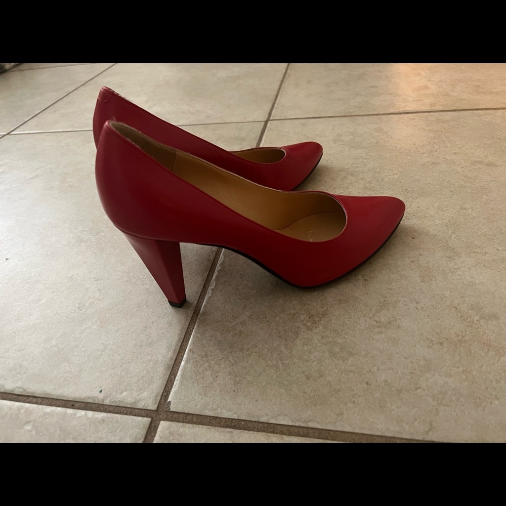 Marc Jacobs red heel pumps